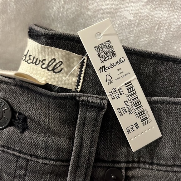 NWT Madewell Midrise Ripped Knee, CutOff Bottom Skinny Jean (distressed black) - Picture 2 of 4